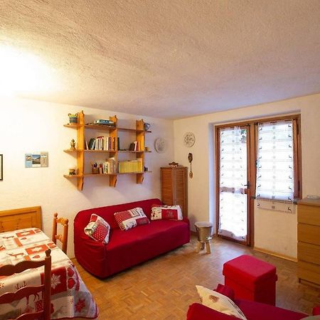 Joivy Flat For 6, In The Historic Town Pre-Saint-Didier Appartement Buitenkant foto