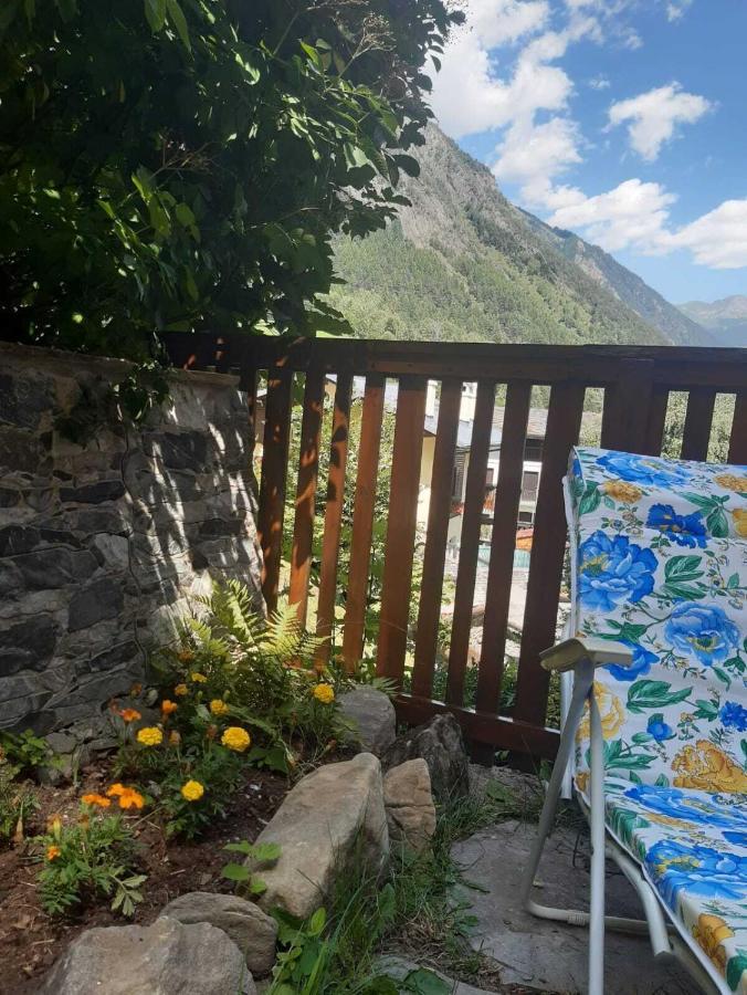 Joivy Flat For 6, In The Historic Town Pre-Saint-Didier Appartement Buitenkant foto