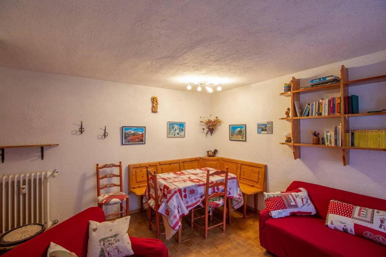 Joivy Flat For 6, In The Historic Town Pre-Saint-Didier Appartement Buitenkant foto